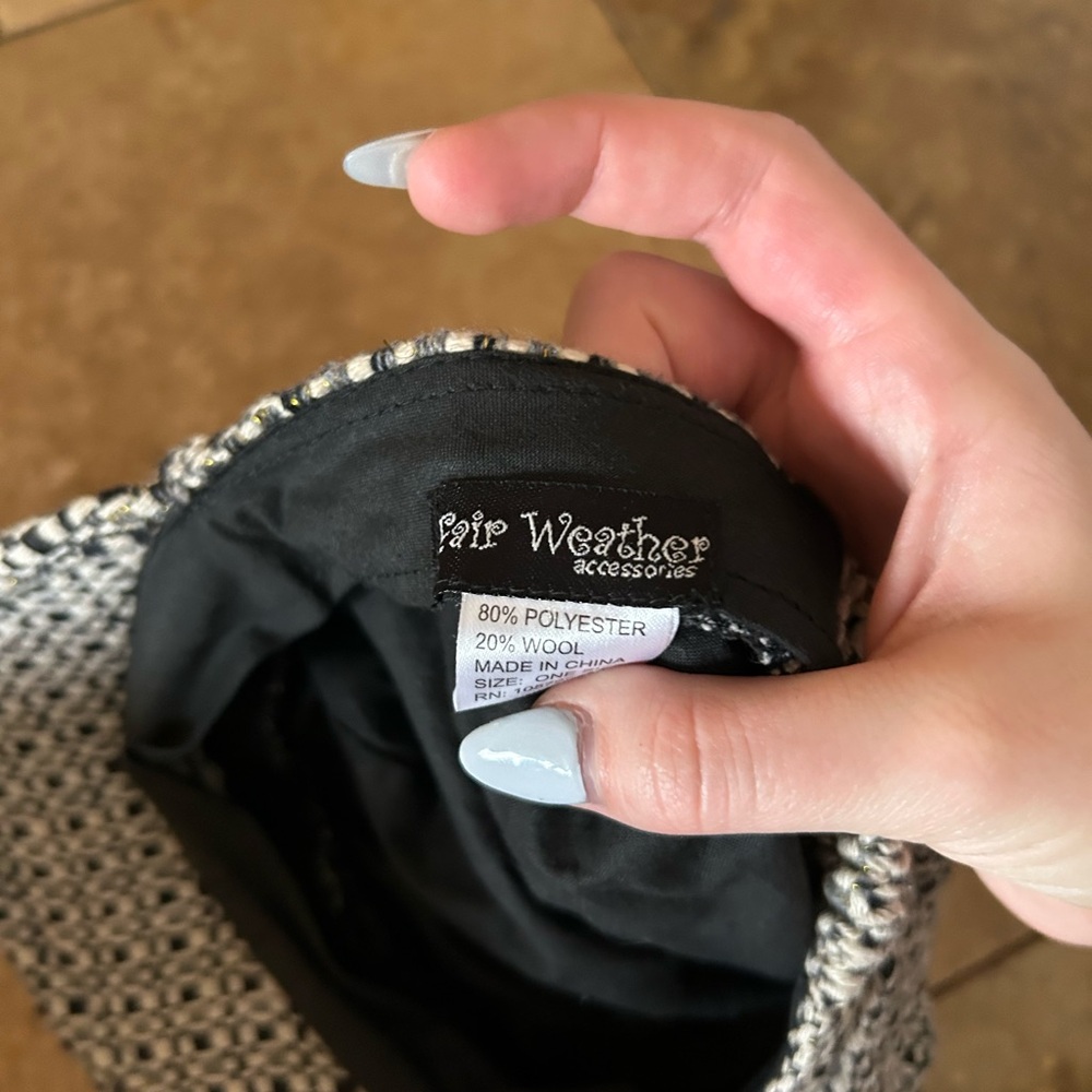 Stylish Black and White Women's Hat - Picture 3 of 3